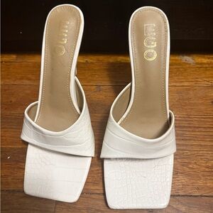 EGO Women's Cream Croc-Embossed Mules